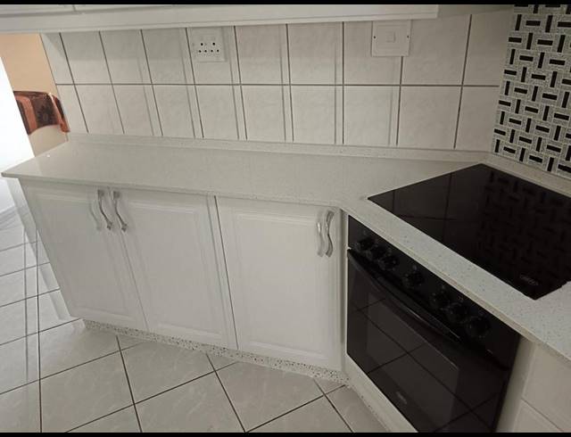 2 BEDROOM APARTMENT FOR SALE IN UVONGO BEACH